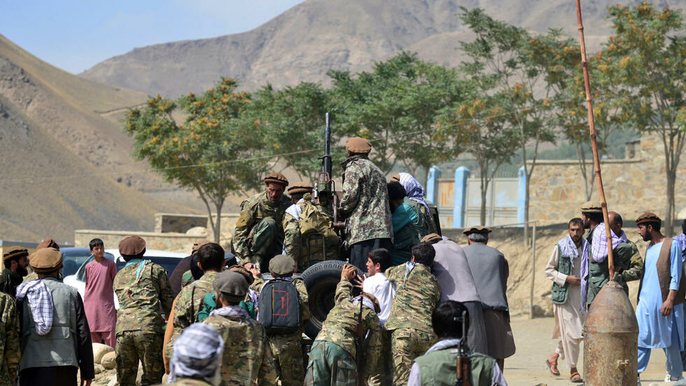 Dân quân chống Taliban do Ahmad Massoud đứng đầu, tập trận ở tỉnh Panchir, đông bắc Afghanistan, 30/08/2021.