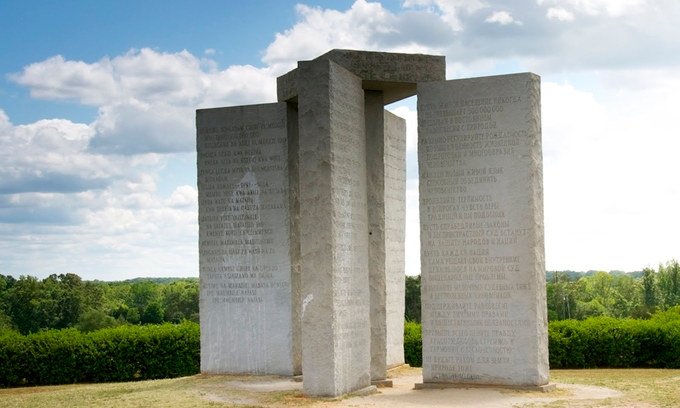 Đài tưởng niệm bằng đá Georgia Guidestones 