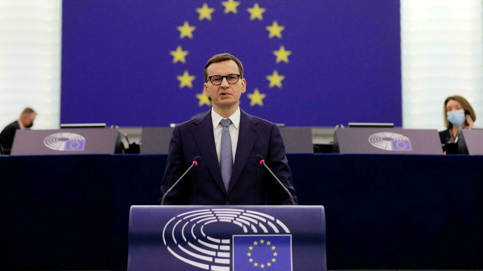 Thủ tướng Ba Lan Mateusz Morawiecki phát biểu trong một cuộc tranh luận tại Nghị Viện Châu Âu, Strasbourg, Pháp, ngày 19/10/2021.