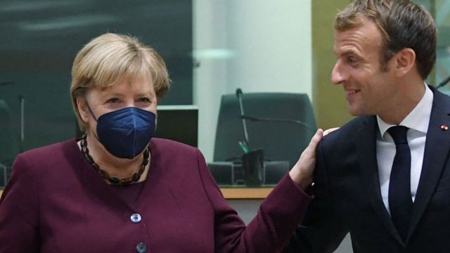 Thủ tướng Đức Angela Merkel với Tổng thống Pháp Emmanuel Macron tại hội nghị thượng đỉnh EU ở Brussels, 22/10