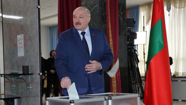 Tổng thống Belarus Alexander Lukashenko