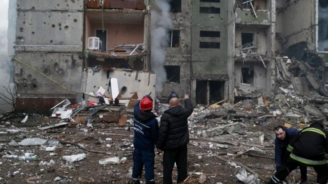 A residential building on Thursday i Chernihiv, after being damaged by shelling